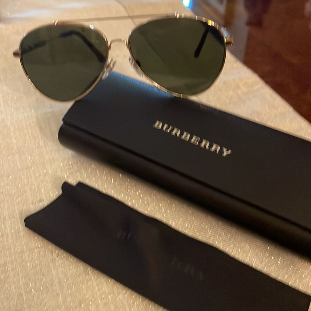 Burberry sun glasses